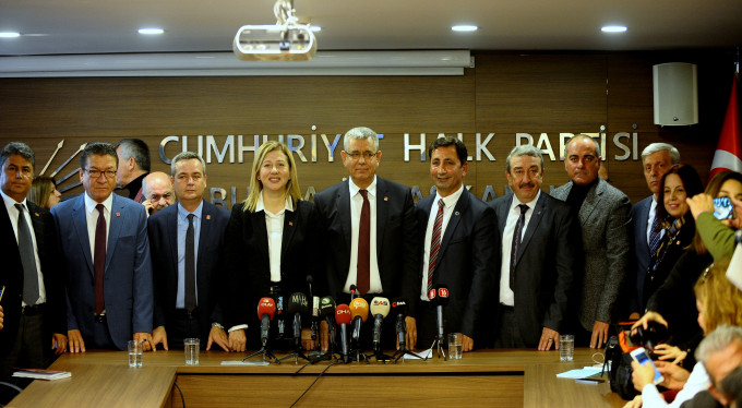 CHP Bursa'da 9 başkan adayını tanıttı!