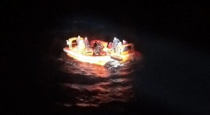 Göçmenlerin teknesi battı: 1 ölü