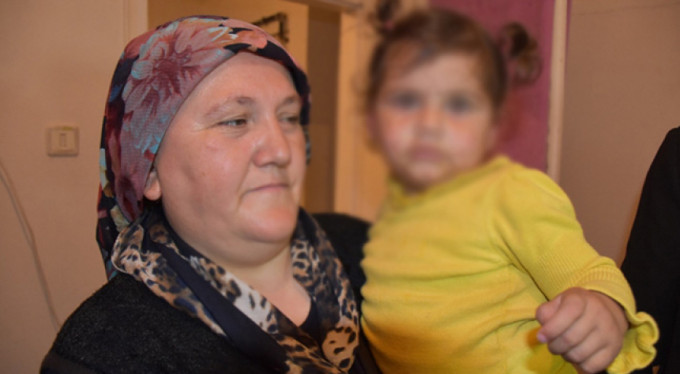 Teyzesinin 5. kattan attığı yeğeni hayata tutundu