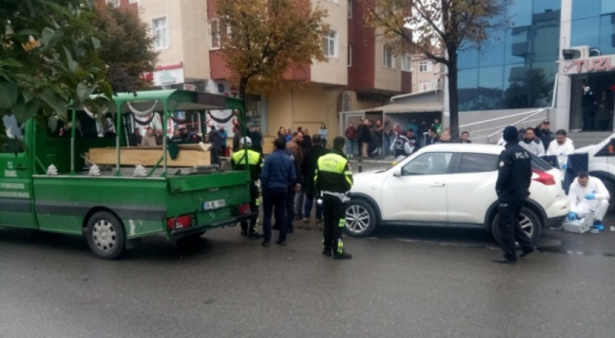İstanbul Tuzla'da otomobilde infaz