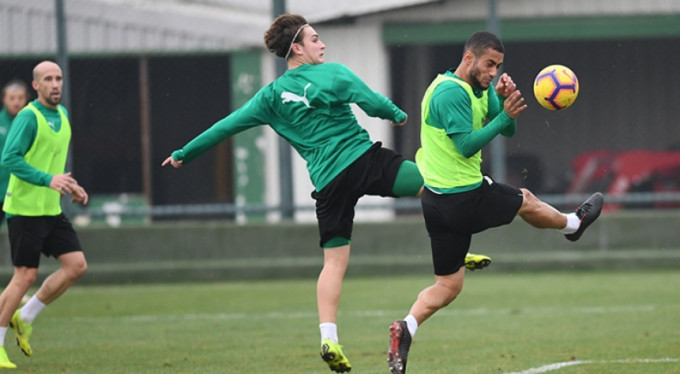 Timsah Akhisar'a bileniyor!