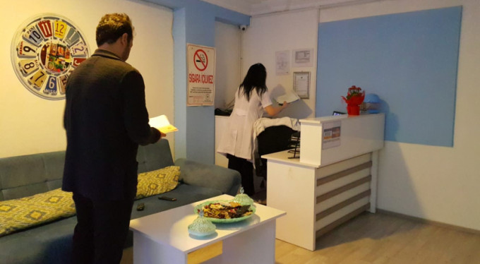 Bursa'da masaj salonuna baskın!
