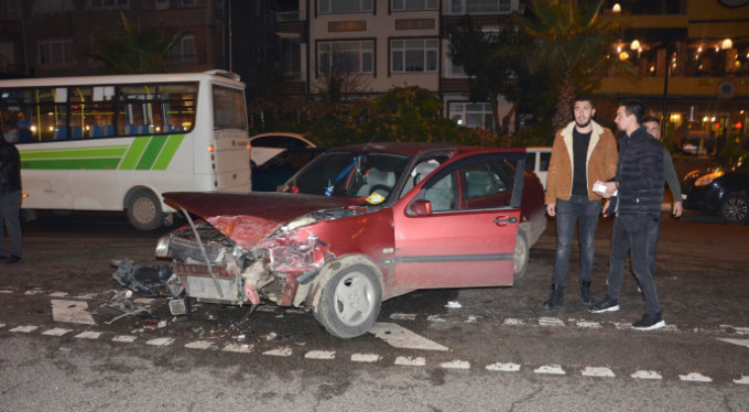 Ünye'de trafik kazası: 2 yaralı