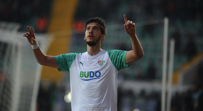 Bursaspor'un yeni golcüsü Umut Nayir
