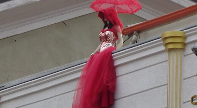 Bursa'da gören intihar sanıyor!