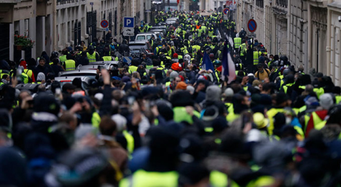 Fransa'da 278 kişi gözaltına alındı