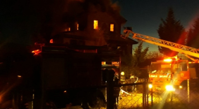 Misafirliğe geldiler, yangın şoku yaşadılar