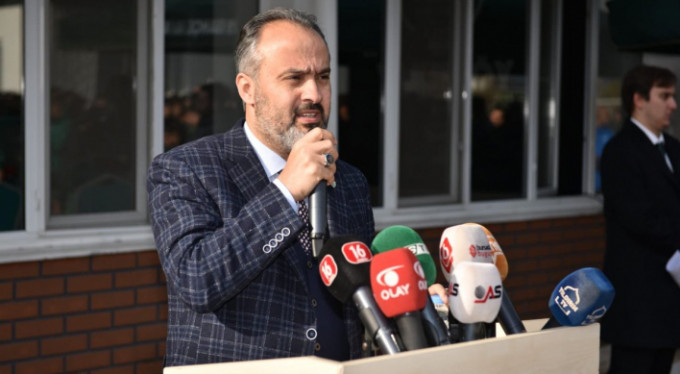 Alinur Aktaş: " Bursaspor'umuz geleceğin yıldızlarını Vakıfköy'de yetiştirecek"
