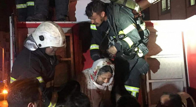 Aksaray'da korkutan yangın: 32 kişi mahsur kaldı