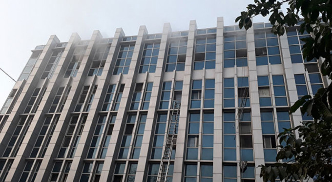 Hindistan'da hastanede yangın: 6 ölü, 147 yaralı