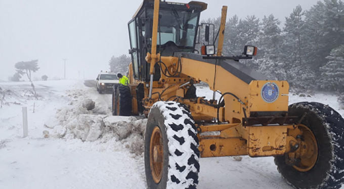 Büyükorhan'da karla mücadele