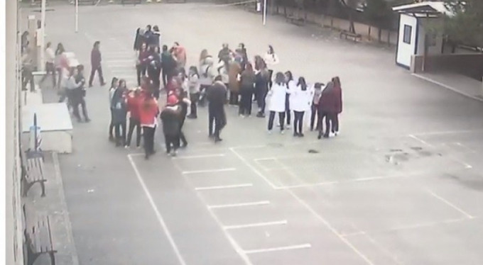 Bursa'da deprem paniği kamerada!