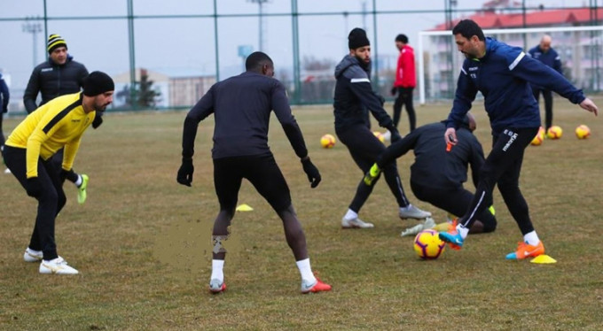 E. Yeni Malatyaspor, Bursaspor maçına İstanbul'da hazırlanıyor