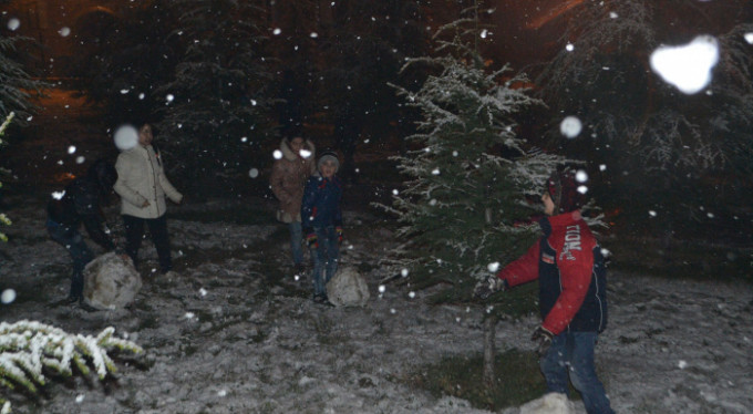 Bursa'da kar yağışı çocuklara yaradı!