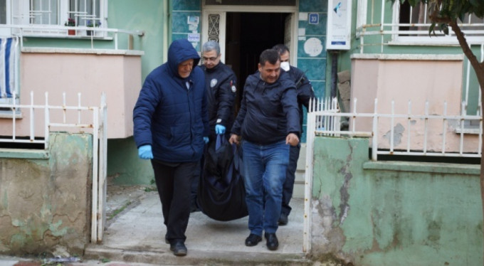 Çöp evde korkunç manzara!