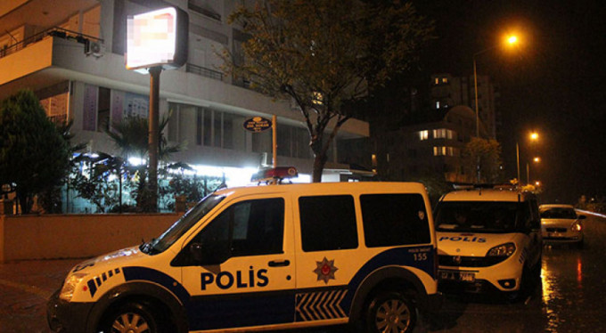 Markette silahlı soygun paniği!