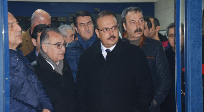 Bursa Valisi Canbolat taziyeleri kabul etti