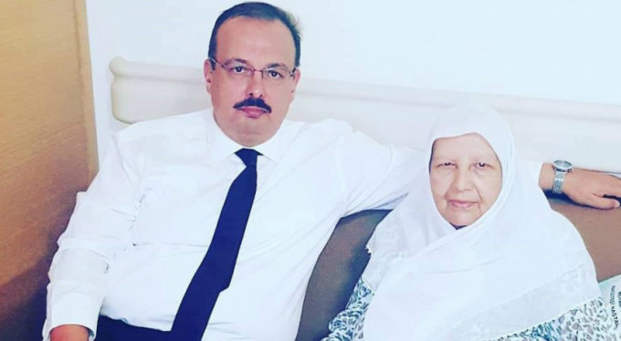 Vali Canbolat'tan annesine duygusal veda