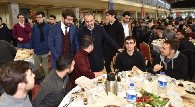 Başkan Aktaş'tan üniversitelilere müjde