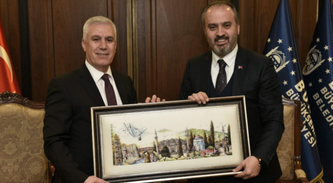 Bursa siyasetinde örnek hareket