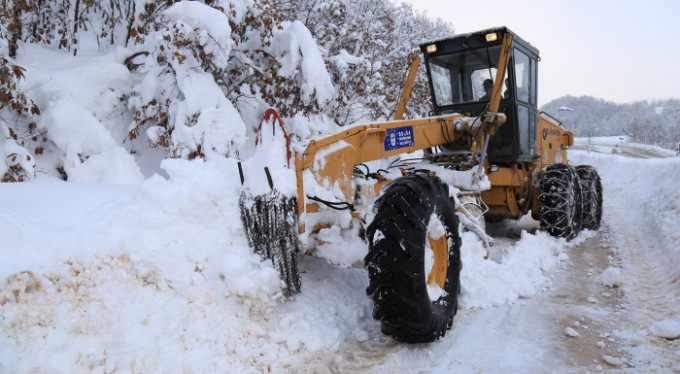 Bursa'da karla mücadele!
