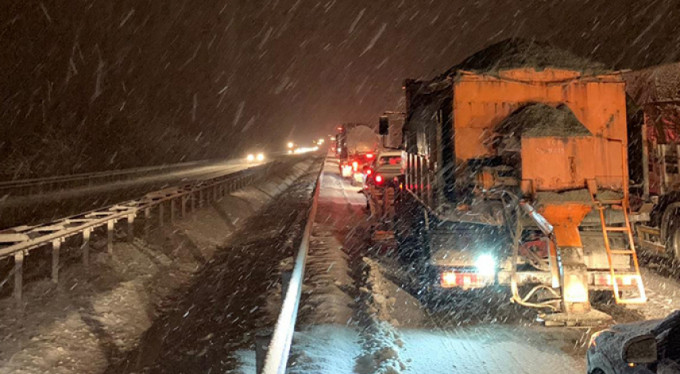 Bursa'da ulaşıma kar engeli!