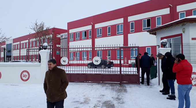 Okulda dehşet! Öğrenci öğretmeni vurdu