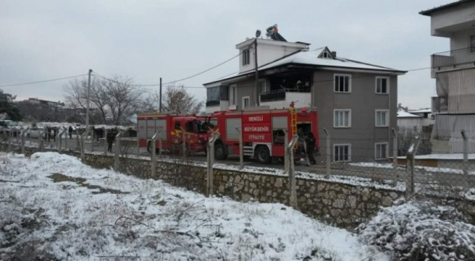 Kombi patladı, baba-kız canını zor kurtardı