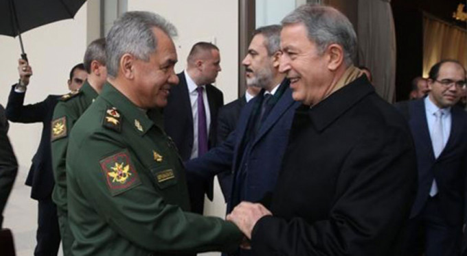 Bakan Akar, Rus mevkidaşı ile görüştü