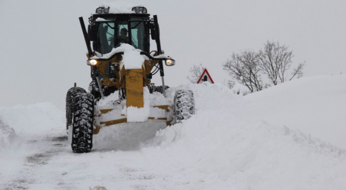252 köy yolu ulaşıma kapandı!