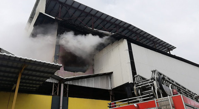 Trabzon'da çay fabrikasında yangın