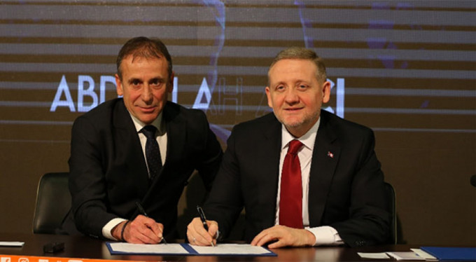 Abdullah Avcı imzayı attı