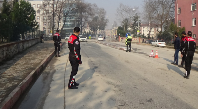 Okullar bölgesinde polis kuş uçurtmadı