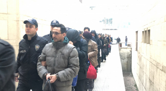 Bursa'da FETÖ'cü askerlere operasyon: 22 gözaltı