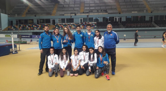 Büyükşehirli atletler madalyaya doymuyor