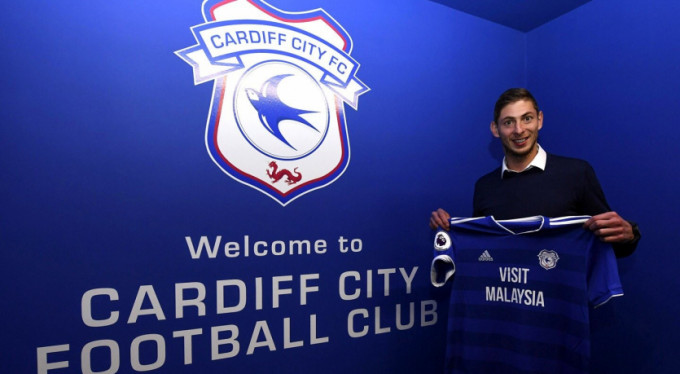Cardiff City'in yeni transferi Sala'yı taşıyan uçak kayboldu
