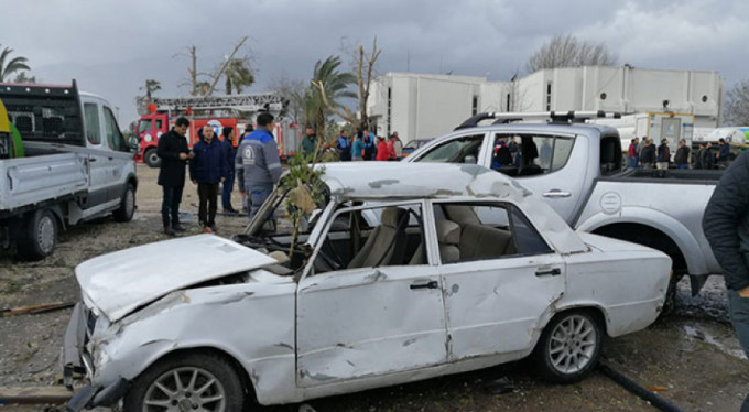 Antalya'yı hortum vurdu: 11 yaralı