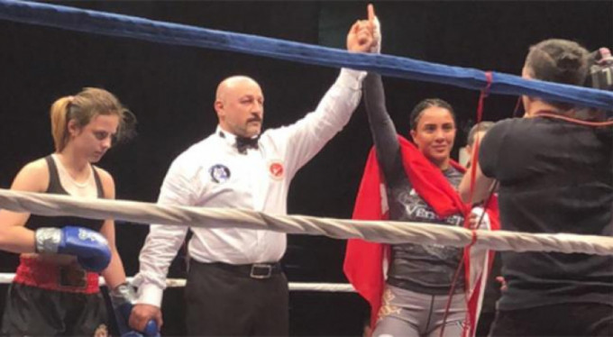 Sabriye Şengül Sırbistanlı rakibini nakavt etti!