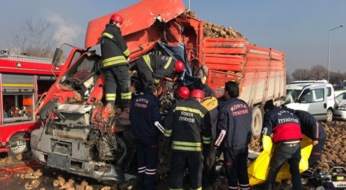 Konya'da sis nedeniyle 33 araç birbirine girdi: 1 ölü, 7 yaralı