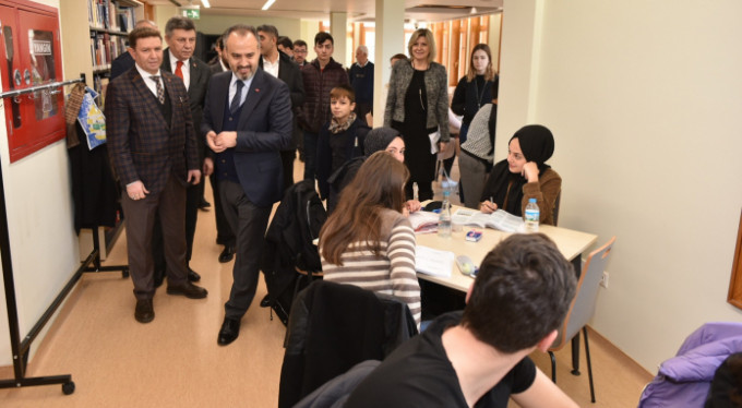 Setbaşı Kütüphanesi yenilenen yüzüyle hizmette