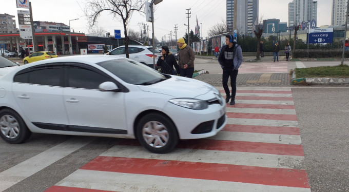 Yaya geçidi değil ölüm geçidi!