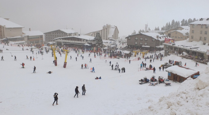 Uludağ'da iğne atsan yere düşmez!