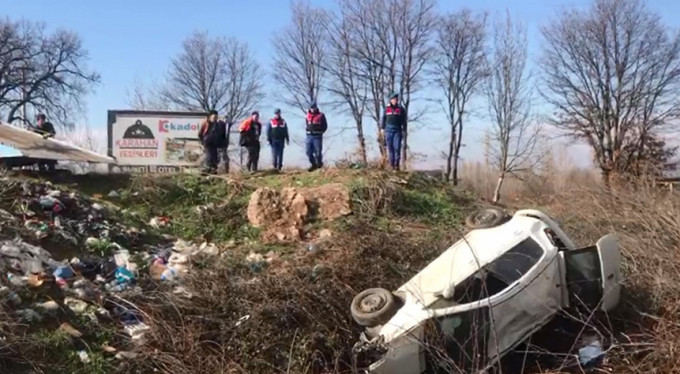 Bursa'da otomobil dereye uçtu!