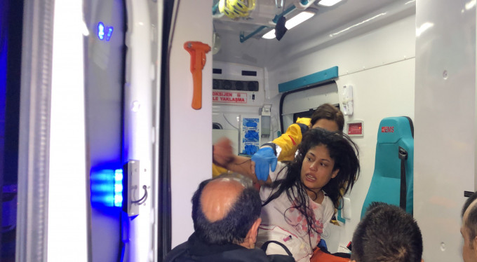 Bursa'da kendini bıçakladı!