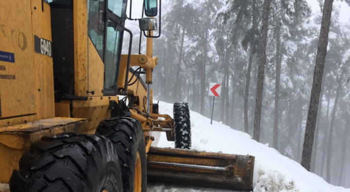 Bursa'da karla mücadele sürüyor!
