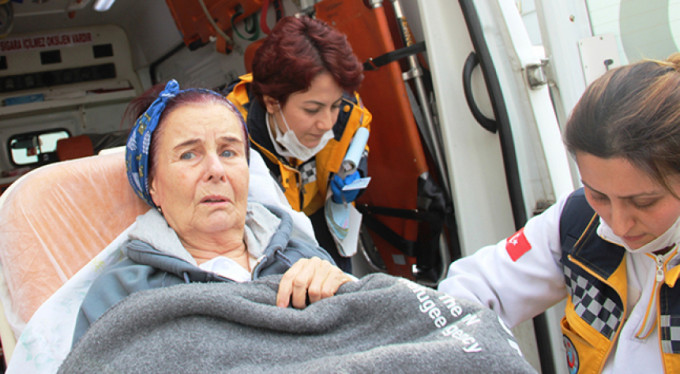 Fatma Girik yeniden hastaneye kaldırıldı!