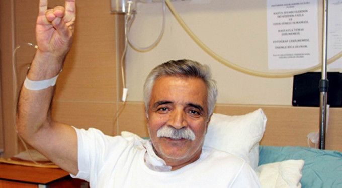 Ozan Arif hayatını kaybetti