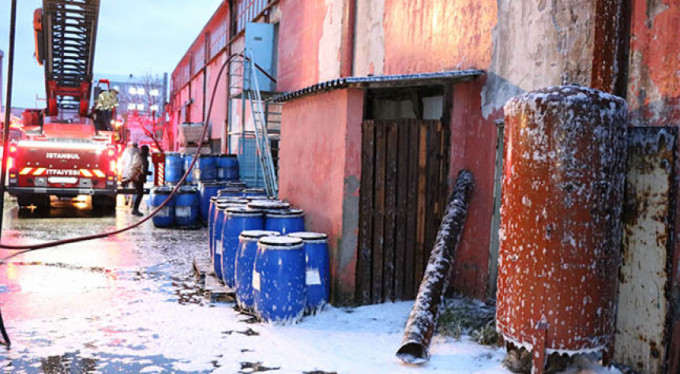 Fabrikada korkutan yangın!