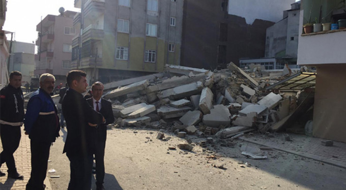 4 katlı bina çöktü! Arama çalışmaları başladı...