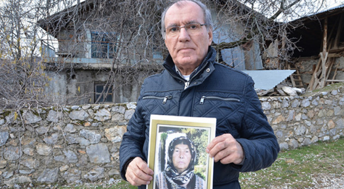 12 yıldır kayıp olan annesini arıyor!